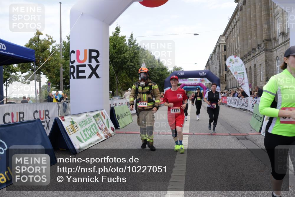 06.09.2026 - CURREX Alsterlauf Yannick Fuchs http://msf.ph/oto/10227051 06.09.2026 10:23:32 Ziel 2591, 2592, 2593, 2939, 3118, 4122, 4303, 5479, 5754 meine-sportfotos.de