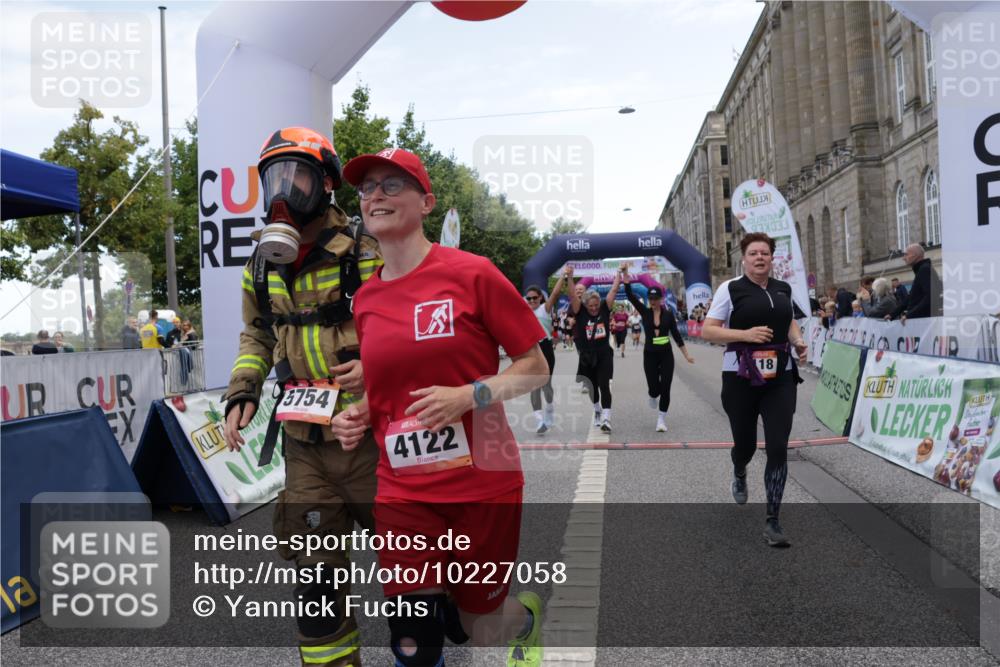 06.09.2026 - CURREX Alsterlauf Yannick Fuchs http://msf.ph/oto/10227058 06.09.2026 10:23:33 Ziel 2591, 2592, 2593, 2939, 3118, 4122, 4303, 5479, 5754 meine-sportfotos.de