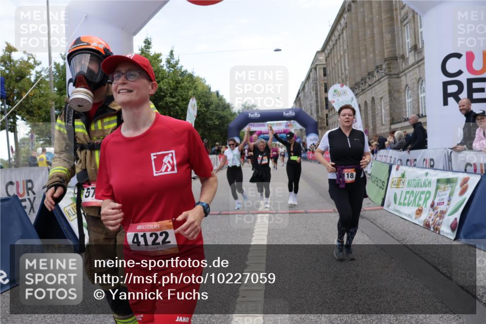 06.09.2026 - CURREX Alsterlauf Yannick Fuchs http://msf.ph/oto/10227059 06.09.2026 10:23:33 Ziel 2591, 2592, 2593, 2939, 3118, 4122, 4303, 5479, 5754 meine-sportfotos.de
