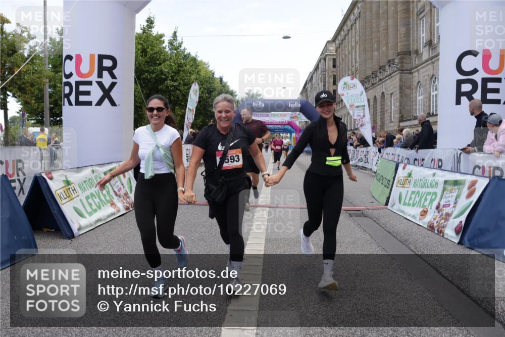 06.09.2026 - CURREX Alsterlauf Yannick Fuchs http://msf.ph/oto/10227069 06.09.2026 10:23:35 Ziel 2591, 2592, 2593, 2939, 3118, 3424, 4122, 4303, 5479, 5754, 8144 meine-sportfotos.de