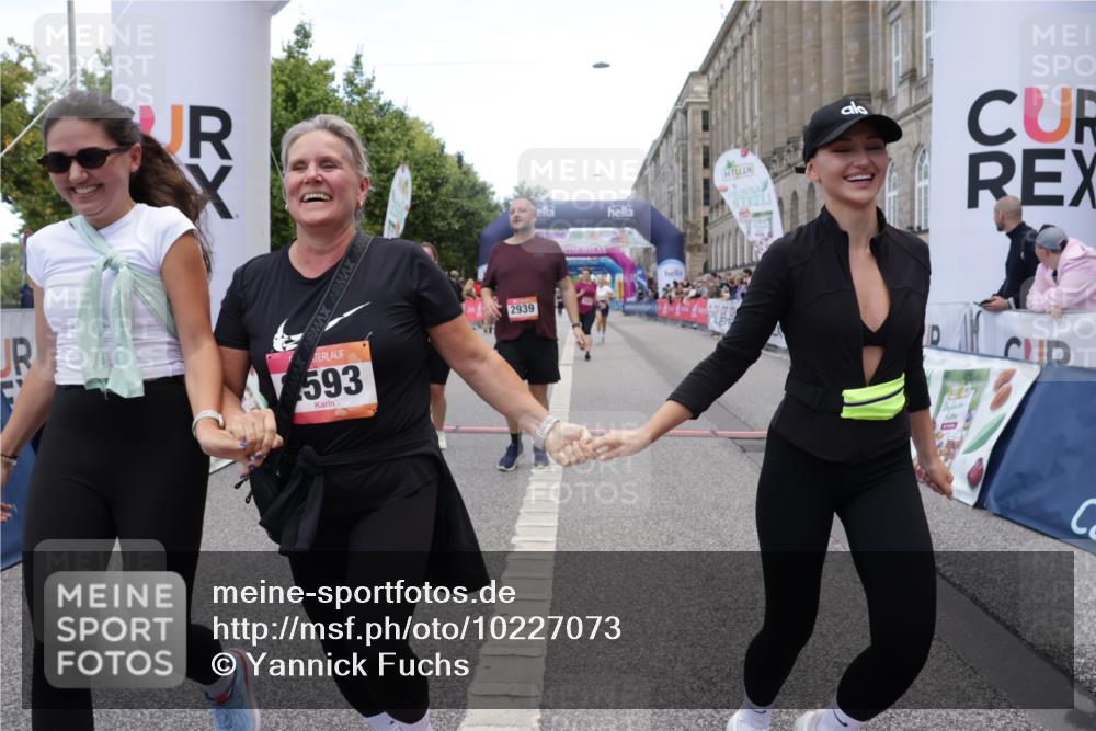 06.09.2026 - CURREX Alsterlauf Yannick Fuchs http://msf.ph/oto/10227073 06.09.2026 10:23:36 Ziel 2591, 2592, 2593, 2939, 3118, 3424, 4122, 4303, 4659, 5479, 5754, 8144 meine-sportfotos.de