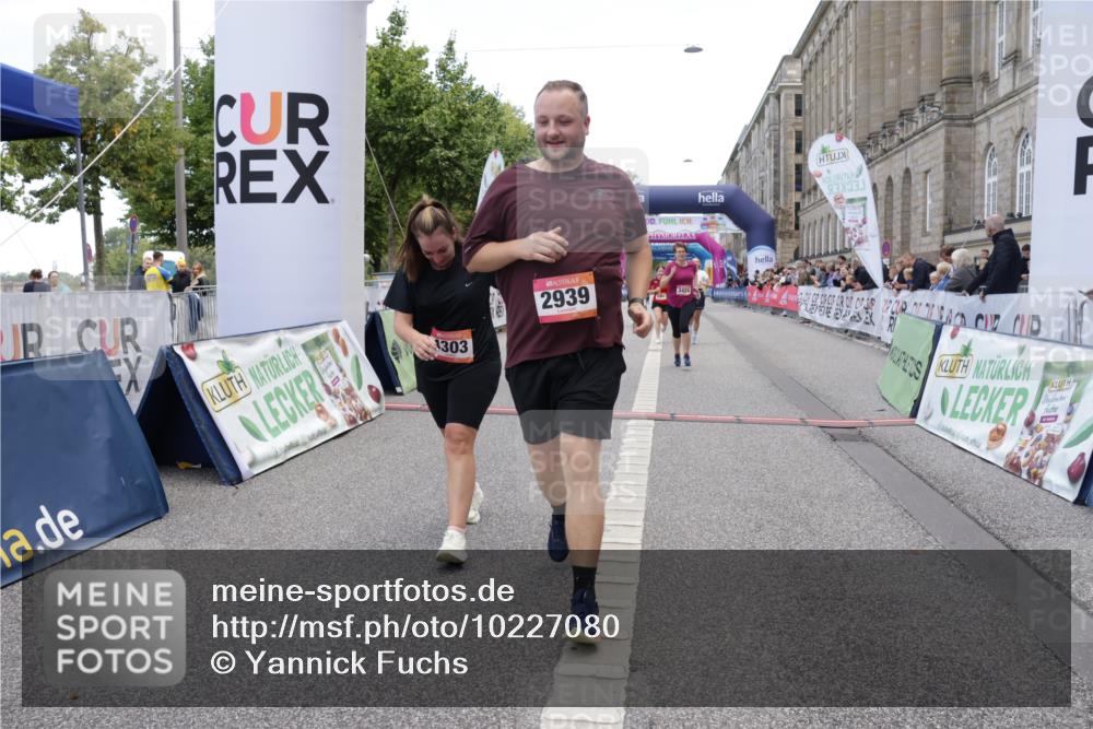 06.09.2026 - CURREX Alsterlauf Yannick Fuchs http://msf.ph/oto/10227080 06.09.2026 10:23:37 Ziel 2591, 2592, 2593, 2939, 3118, 3424, 4122, 4303, 4659, 5754, 8144 meine-sportfotos.de