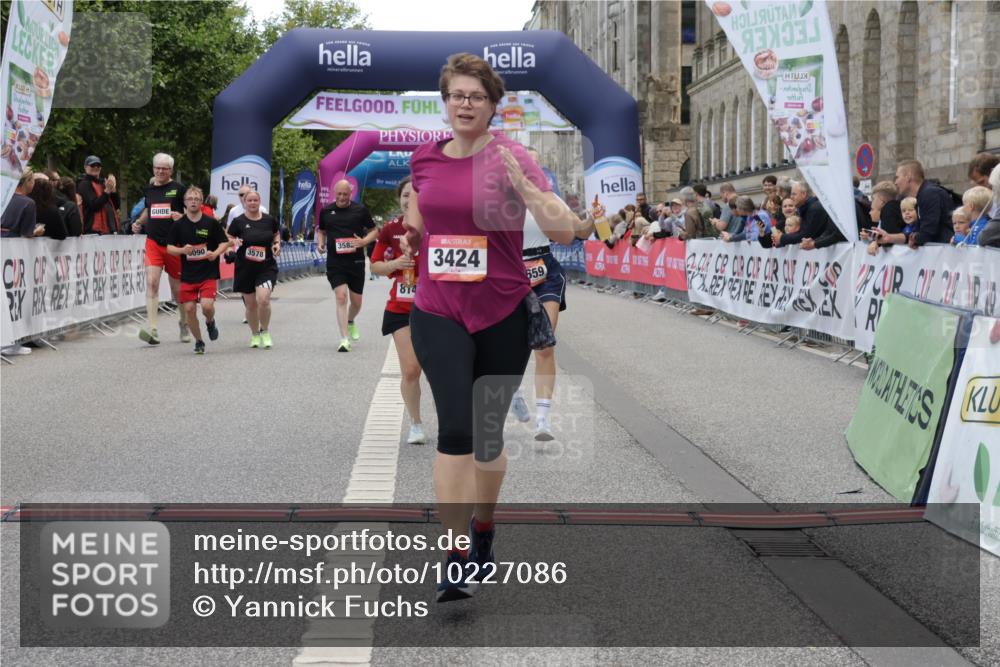 06.09.2026 - CURREX Alsterlauf Yannick Fuchs http://msf.ph/oto/10227086 06.09.2026 10:23:39 Ziel 2591, 2592, 2593, 2939, 3118, 3424, 3578, 3582, 4303, 4659, 6090, 8144 meine-sportfotos.de