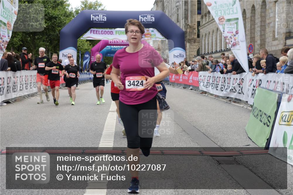06.09.2026 - CURREX Alsterlauf Yannick Fuchs http://msf.ph/oto/10227087 06.09.2026 10:23:39 Ziel 2591, 2592, 2593, 2939, 3118, 3424, 3578, 3582, 4303, 4659, 6090, 8144 meine-sportfotos.de