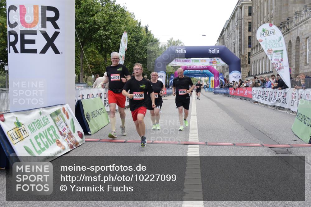 06.09.2026 - CURREX Alsterlauf Yannick Fuchs http://msf.ph/oto/10227099 06.09.2026 10:23:43 Ziel 2939, 3424, 3578, 3582, 4303, 4450, 4659, 6090, 8144 meine-sportfotos.de