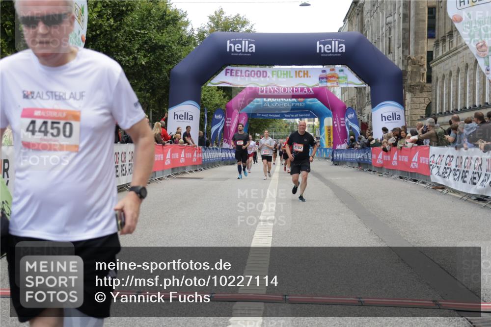 06.09.2026 - CURREX Alsterlauf Yannick Fuchs http://msf.ph/oto/10227114 06.09.2026 10:23:48 Ziel 3578, 3582, 4450, 4659, 6090 meine-sportfotos.de