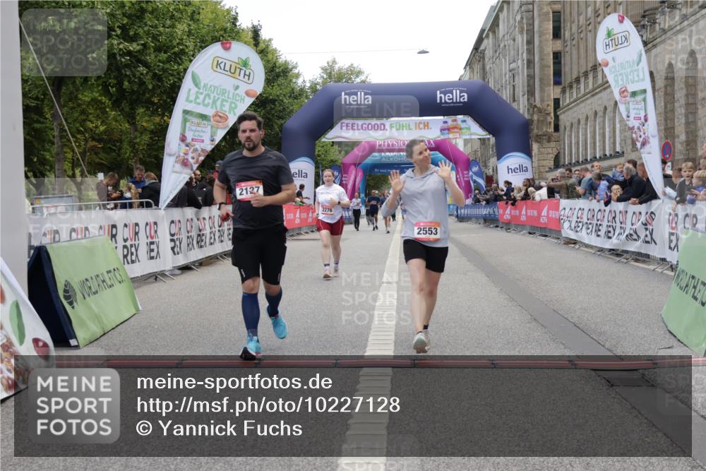 06.09.2026 - CURREX Alsterlauf Yannick Fuchs http://msf.ph/oto/10227128 06.09.2026 10:23:59 Ziel 2127, 2152, 2276, 2553, 5817, 6167 meine-sportfotos.de