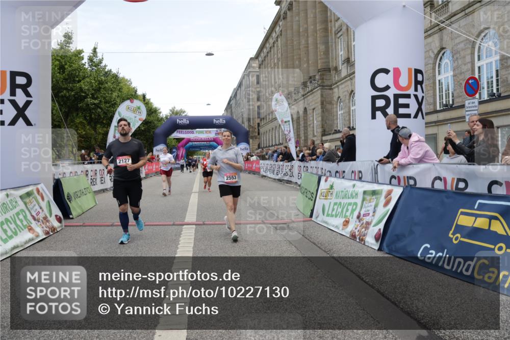 06.09.2026 - CURREX Alsterlauf Yannick Fuchs http://msf.ph/oto/10227130 06.09.2026 10:23:59 Ziel 2127, 2152, 2276, 2553, 5817, 6167 meine-sportfotos.de