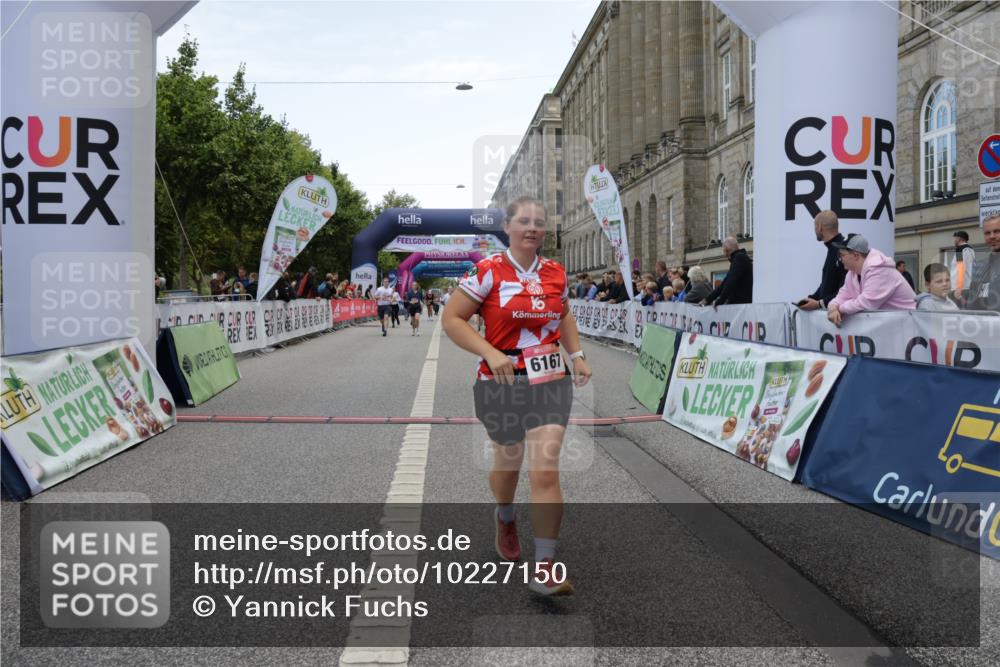 06.09.2026 - CURREX Alsterlauf Yannick Fuchs http://msf.ph/oto/10227150 06.09.2026 10:24:04 Ziel 2127, 2276, 2553, 4271, 5817, 6167 meine-sportfotos.de