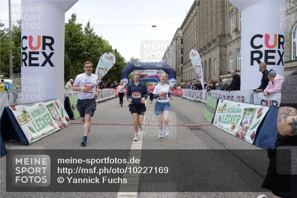 06.09.2026 - CURREX Alsterlauf Yannick Fuchs http://msf.ph/oto/10227169 06.09.2026 10:24:10 Ziel 2393, 2726, 2924, 3183, 3185, 4271, 5035, 5732, 6167 meine-sportfotos.de