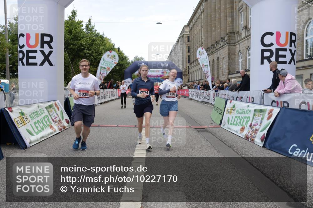 06.09.2026 - CURREX Alsterlauf Yannick Fuchs http://msf.ph/oto/10227170 06.09.2026 10:24:10 Ziel 2393, 2726, 2924, 3183, 3185, 4271, 5035, 5732, 6167 meine-sportfotos.de