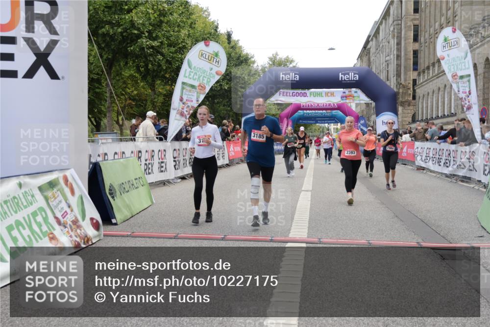 06.09.2026 - CURREX Alsterlauf Yannick Fuchs http://msf.ph/oto/10227175 06.09.2026 10:24:12 Ziel 2393, 2726, 2924, 3183, 3185, 3965, 4271, 4513, 4514, 5035, 5732 meine-sportfotos.de
