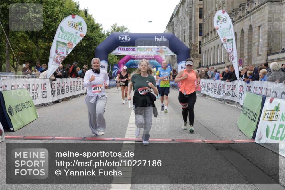 06.09.2026 - CURREX Alsterlauf Yannick Fuchs http://msf.ph/oto/10227186 06.09.2026 10:24:16 Ziel 2393, 2726, 2924, 3183, 3185, 3965, 4271, 4513, 4514, 5035, 5732, 6422 meine-sportfotos.de