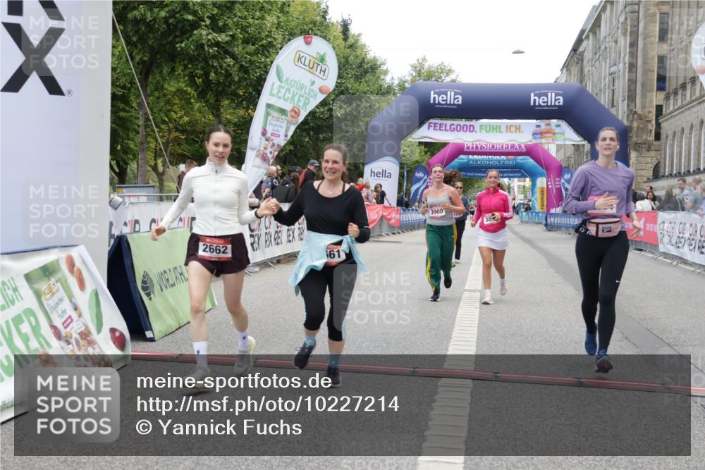 06.09.2026 - CURREX Alsterlauf Yannick Fuchs http://msf.ph/oto/10227214 06.09.2026 10:24:26 Ziel 2662, 3856, 3899, 3900, 5604, 5842, 6422 meine-sportfotos.de