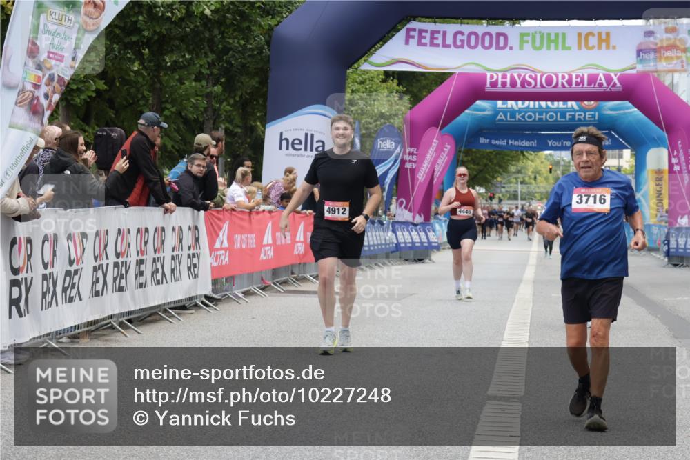 06.09.2026 - CURREX Alsterlauf Yannick Fuchs http://msf.ph/oto/10227248 06.09.2026 10:24:49 Ziel 3716, 4912 meine-sportfotos.de