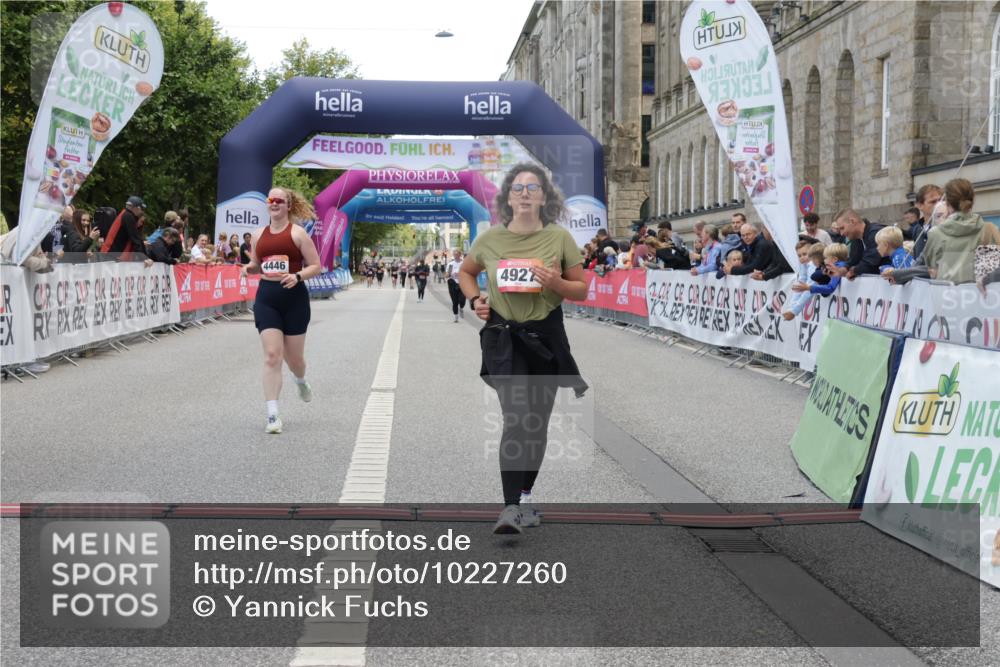 06.09.2026 - CURREX Alsterlauf Yannick Fuchs http://msf.ph/oto/10227260 06.09.2026 10:24:57 Ziel 3716, 4446, 4912, 4927 meine-sportfotos.de