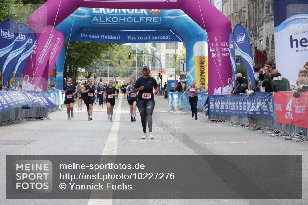 06.09.2026 - CURREX Alsterlauf Yannick Fuchs http://msf.ph/oto/10227276 06.09.2026 10:25:08 Ziel 4384 meine-sportfotos.de