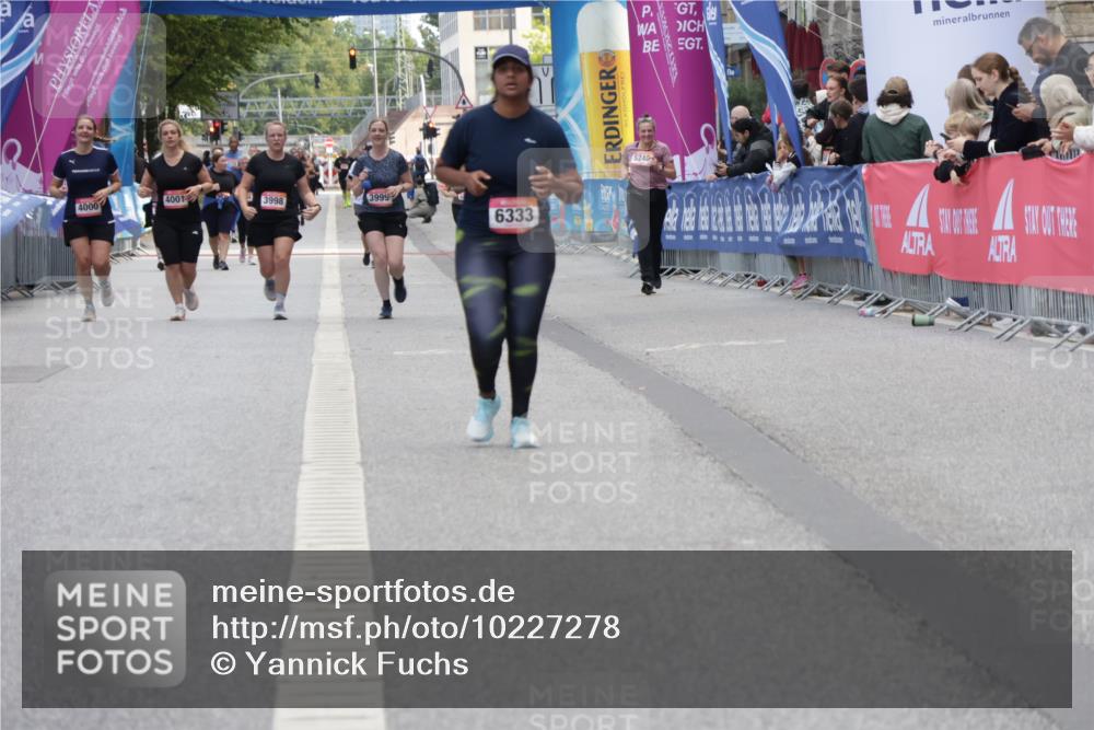 06.09.2026 - CURREX Alsterlauf Yannick Fuchs http://msf.ph/oto/10227278 06.09.2026 10:25:15 Ziel  meine-sportfotos.de