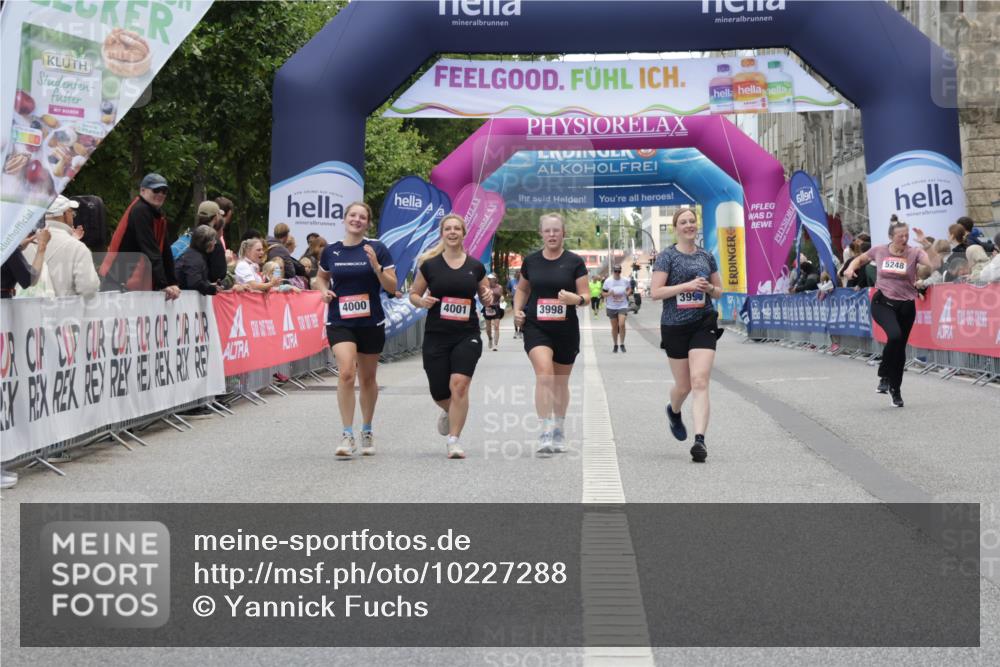 06.09.2026 - CURREX Alsterlauf Yannick Fuchs http://msf.ph/oto/10227288 06.09.2026 10:25:24 Ziel 3998, 3999, 4000, 4001, 6333 meine-sportfotos.de