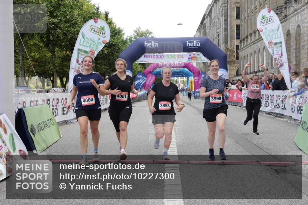 06.09.2026 - CURREX Alsterlauf Yannick Fuchs http://msf.ph/oto/10227300 06.09.2026 10:25:28 Ziel 3998, 3999, 4000, 4001, 5248, 6333 meine-sportfotos.de
