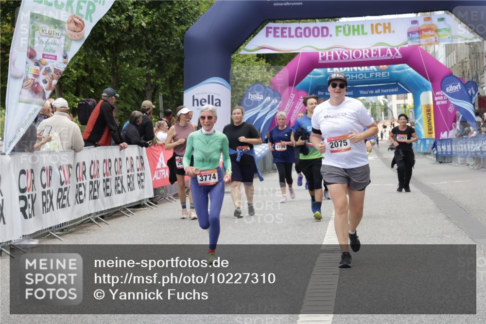 06.09.2026 - CURREX Alsterlauf Yannick Fuchs http://msf.ph/oto/10227310 06.09.2026 10:25:43 Ziel 2075, 3774, 4258, 6202, 6252 meine-sportfotos.de