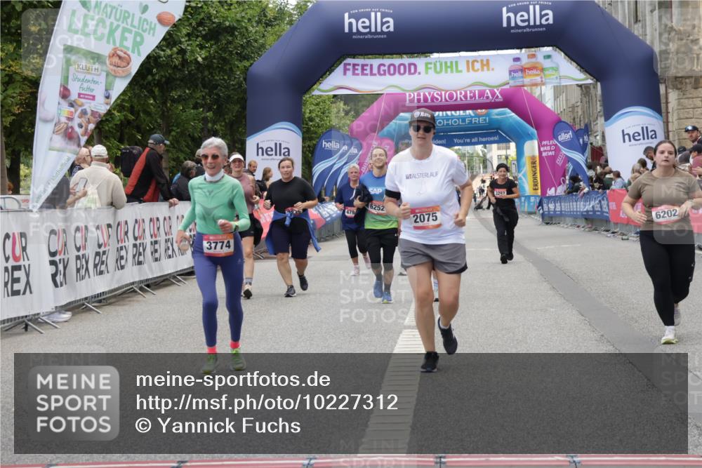 06.09.2026 - CURREX Alsterlauf Yannick Fuchs http://msf.ph/oto/10227312 06.09.2026 10:25:43 Ziel 2075, 3774, 4258, 6202, 6252 meine-sportfotos.de