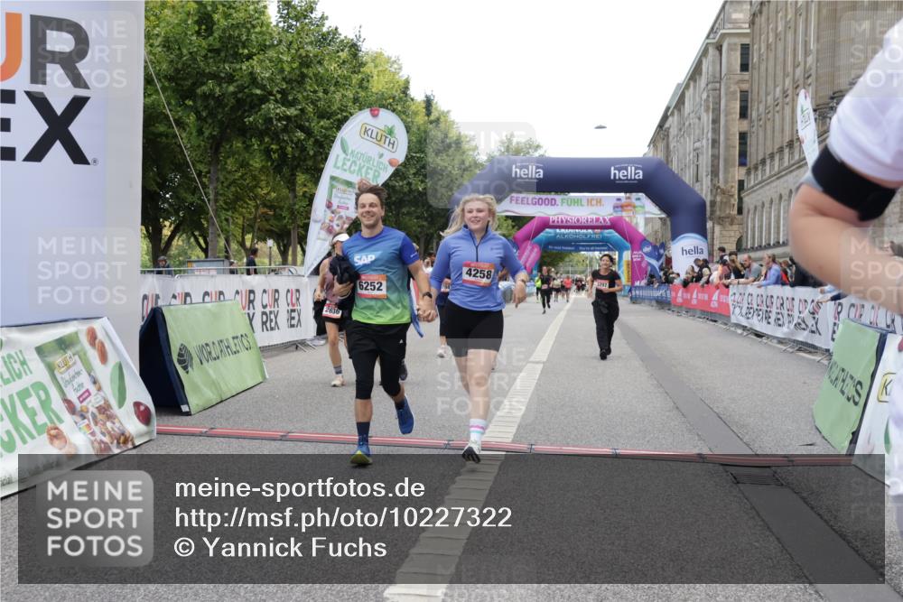 06.09.2026 - CURREX Alsterlauf Yannick Fuchs http://msf.ph/oto/10227322 06.09.2026 10:25:48 Ziel 2075, 2635, 2636, 3297, 3774, 4258, 4794, 5409, 6202, 6252, 6325 meine-sportfotos.de