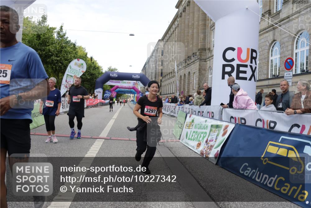 06.09.2026 - CURREX Alsterlauf Yannick Fuchs http://msf.ph/oto/10227342 06.09.2026 10:25:52 Ziel 2075, 2635, 2636, 3297, 3774, 4258, 4794, 5409, 6202, 6252, 6325 meine-sportfotos.de