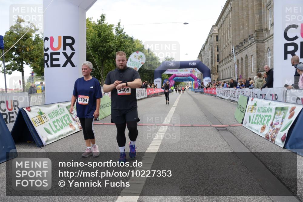 06.09.2026 - CURREX Alsterlauf Yannick Fuchs http://msf.ph/oto/10227353 06.09.2026 10:25:54 Ziel 2635, 2636, 3297, 4258, 4794, 5083, 5409, 6252, 6325 meine-sportfotos.de