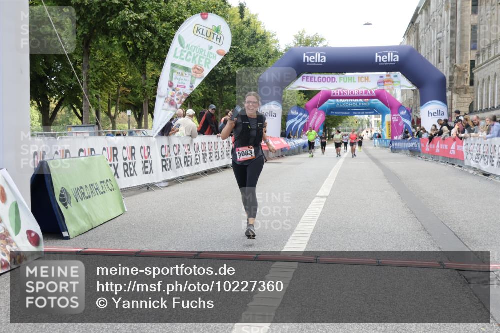 06.09.2026 - CURREX Alsterlauf Yannick Fuchs http://msf.ph/oto/10227360 06.09.2026 10:25:57 Ziel 2635, 2636, 3297, 4794, 5083, 5409, 6325 meine-sportfotos.de