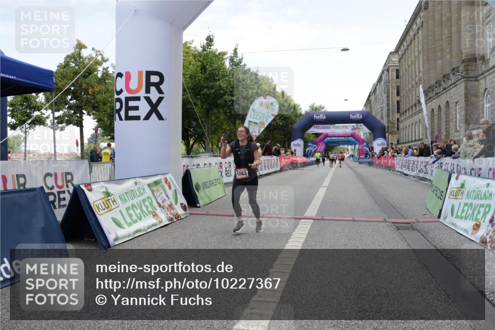 06.09.2026 - CURREX Alsterlauf Yannick Fuchs http://msf.ph/oto/10227367 06.09.2026 10:25:58 Ziel 3297, 4794, 5083, 5409 meine-sportfotos.de