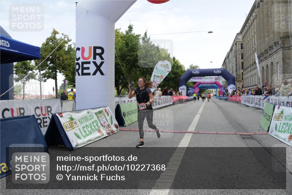 06.09.2026 - CURREX Alsterlauf Yannick Fuchs http://msf.ph/oto/10227368 06.09.2026 10:25:58 Ziel 3297, 4794, 5083, 5409 meine-sportfotos.de
