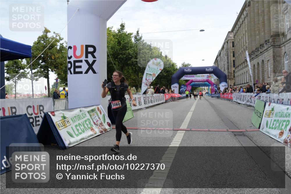 06.09.2026 - CURREX Alsterlauf Yannick Fuchs http://msf.ph/oto/10227370 06.09.2026 10:25:59 Ziel 4794, 5083, 5409 meine-sportfotos.de