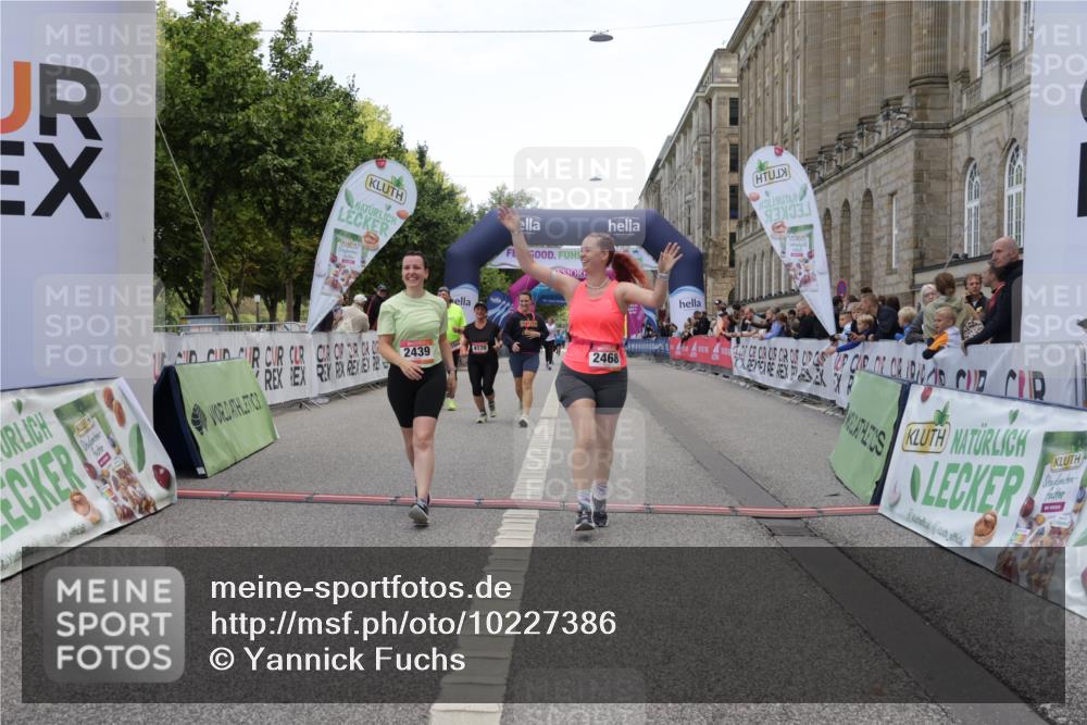 06.09.2026 - CURREX Alsterlauf Yannick Fuchs http://msf.ph/oto/10227386 06.09.2026 10:26:12 Ziel 2439, 2468, 4170, 5944 meine-sportfotos.de