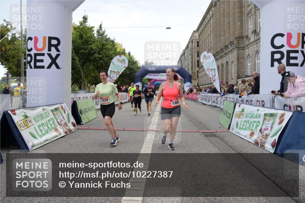 06.09.2026 - CURREX Alsterlauf Yannick Fuchs http://msf.ph/oto/10227387 06.09.2026 10:26:12 Ziel 2439, 2468, 4170, 5944 meine-sportfotos.de