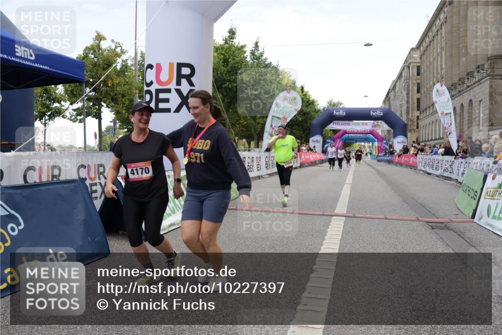 06.09.2026 - CURREX Alsterlauf Yannick Fuchs http://msf.ph/oto/10227397 06.09.2026 10:26:16 Ziel 2439, 2468, 4170, 5944 meine-sportfotos.de