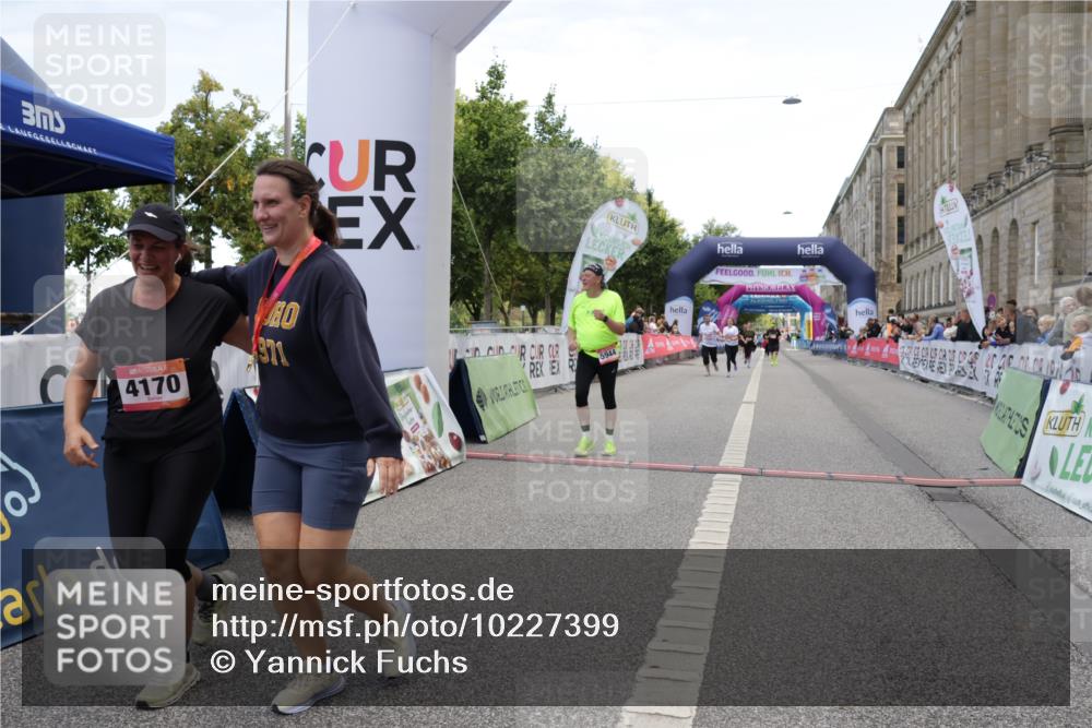 06.09.2026 - CURREX Alsterlauf Yannick Fuchs http://msf.ph/oto/10227399 06.09.2026 10:26:16 Ziel 2439, 2468, 4170, 5944 meine-sportfotos.de