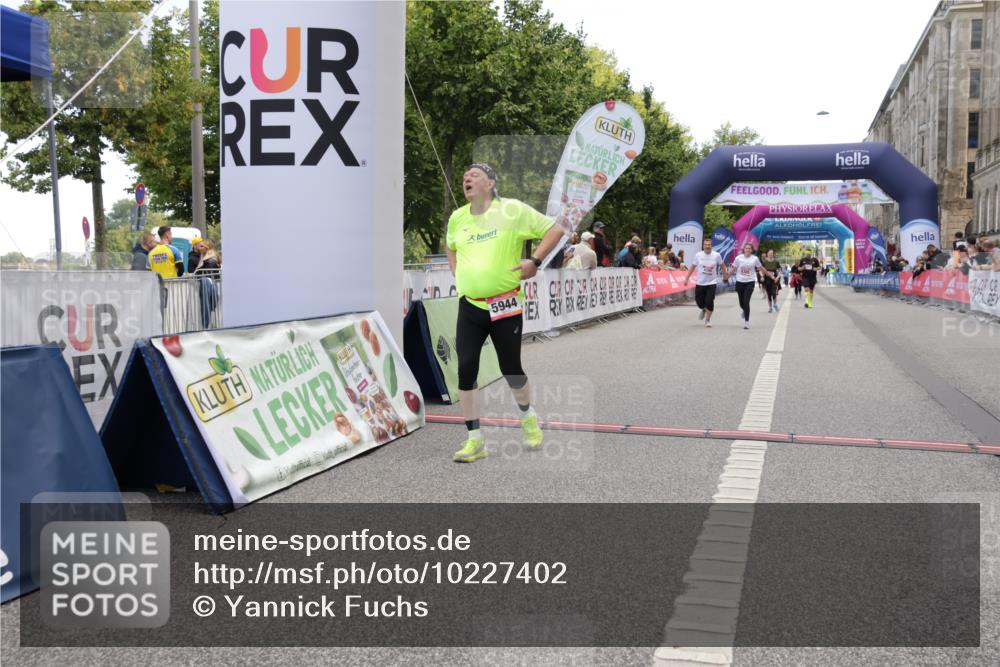 06.09.2026 - CURREX Alsterlauf Yannick Fuchs http://msf.ph/oto/10227402 06.09.2026 10:26:17 Ziel 2439, 2468, 4170, 5944 meine-sportfotos.de
