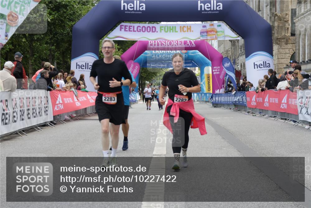 06.09.2026 - CURREX Alsterlauf Yannick Fuchs http://msf.ph/oto/10227422 06.09.2026 10:26:31 Ziel 2282, 2283, 3653, 3784, 4168 meine-sportfotos.de