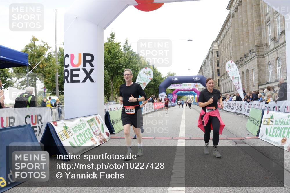 06.09.2026 - CURREX Alsterlauf Yannick Fuchs http://msf.ph/oto/10227428 06.09.2026 10:26:34 Ziel 2282, 2283, 3653, 3784 meine-sportfotos.de