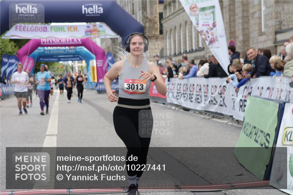 06.09.2026 - CURREX Alsterlauf Yannick Fuchs http://msf.ph/oto/10227441 06.09.2026 10:26:46 Ziel 3013, 5058 meine-sportfotos.de