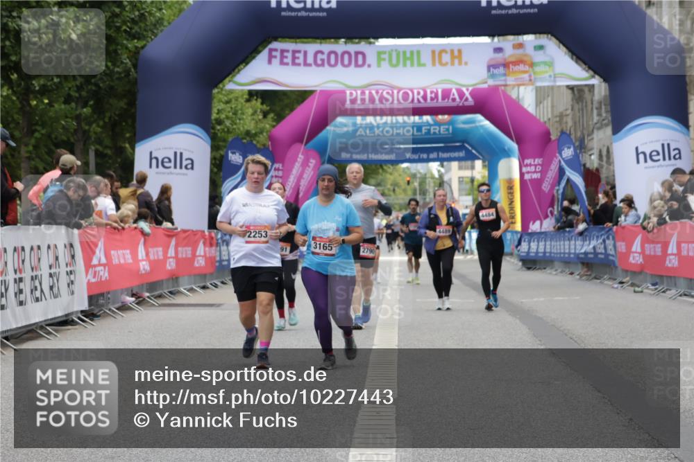 06.09.2026 - CURREX Alsterlauf Yannick Fuchs http://msf.ph/oto/10227443 06.09.2026 10:26:48 Ziel 2253, 3013, 3165, 5058 meine-sportfotos.de