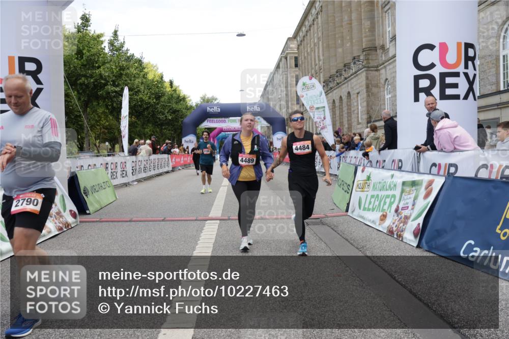06.09.2026 - CURREX Alsterlauf Yannick Fuchs http://msf.ph/oto/10227463 06.09.2026 10:26:59 Ziel 2253, 2790, 2791, 3165, 4484, 4489, 5155, 5156 meine-sportfotos.de