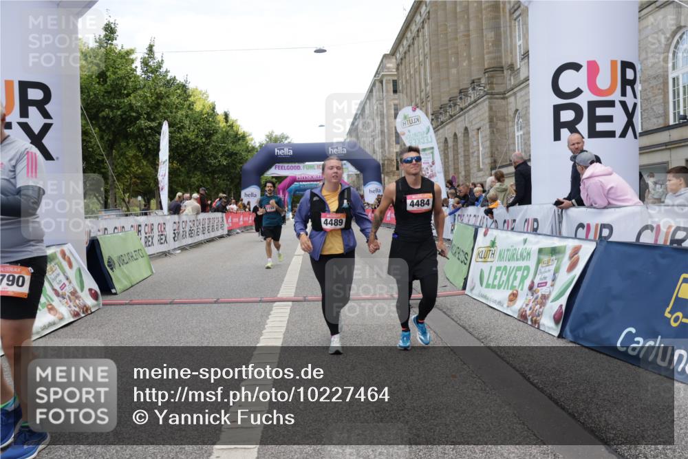06.09.2026 - CURREX Alsterlauf Yannick Fuchs http://msf.ph/oto/10227464 06.09.2026 10:26:59 Ziel 2253, 2790, 2791, 3165, 4484, 4489, 5155, 5156 meine-sportfotos.de