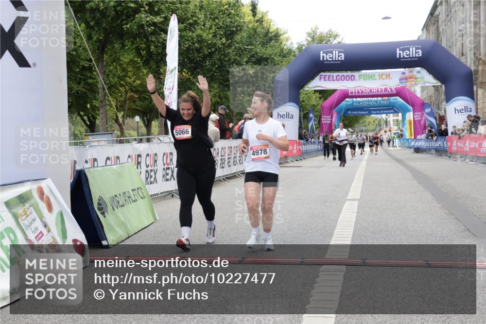 06.09.2026 - CURREX Alsterlauf Yannick Fuchs http://msf.ph/oto/10227477 06.09.2026 10:27:04 Ziel 4484, 4489, 4978, 5066, 5155, 5156 meine-sportfotos.de