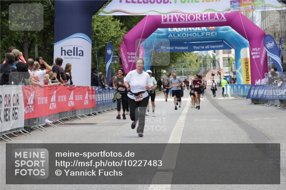 06.09.2026 - CURREX Alsterlauf Yannick Fuchs http://msf.ph/oto/10227483 06.09.2026 10:27:07 Ziel 2052, 4978, 5066, 5155, 5156 meine-sportfotos.de