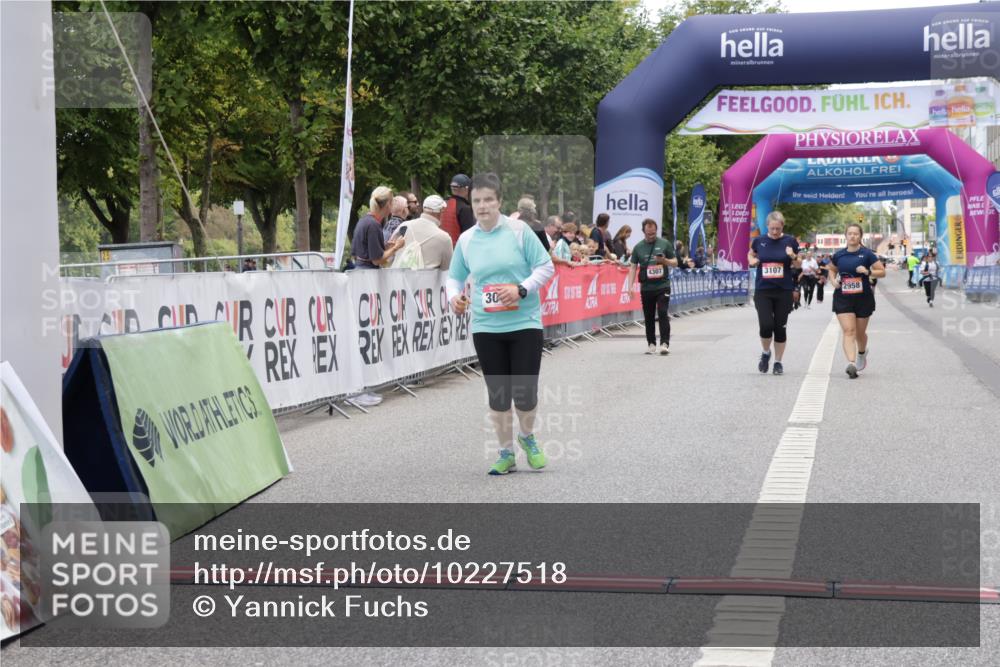 06.09.2026 - CURREX Alsterlauf Yannick Fuchs http://msf.ph/oto/10227518 06.09.2026 10:27:23 Ziel 3043, 3783, 5894, 5895 meine-sportfotos.de