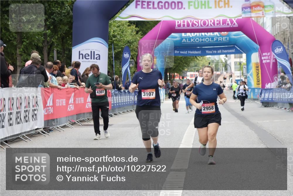 06.09.2026 - CURREX Alsterlauf Yannick Fuchs http://msf.ph/oto/10227522 06.09.2026 10:27:24 Ziel 3043, 3783, 5894, 5895 meine-sportfotos.de
