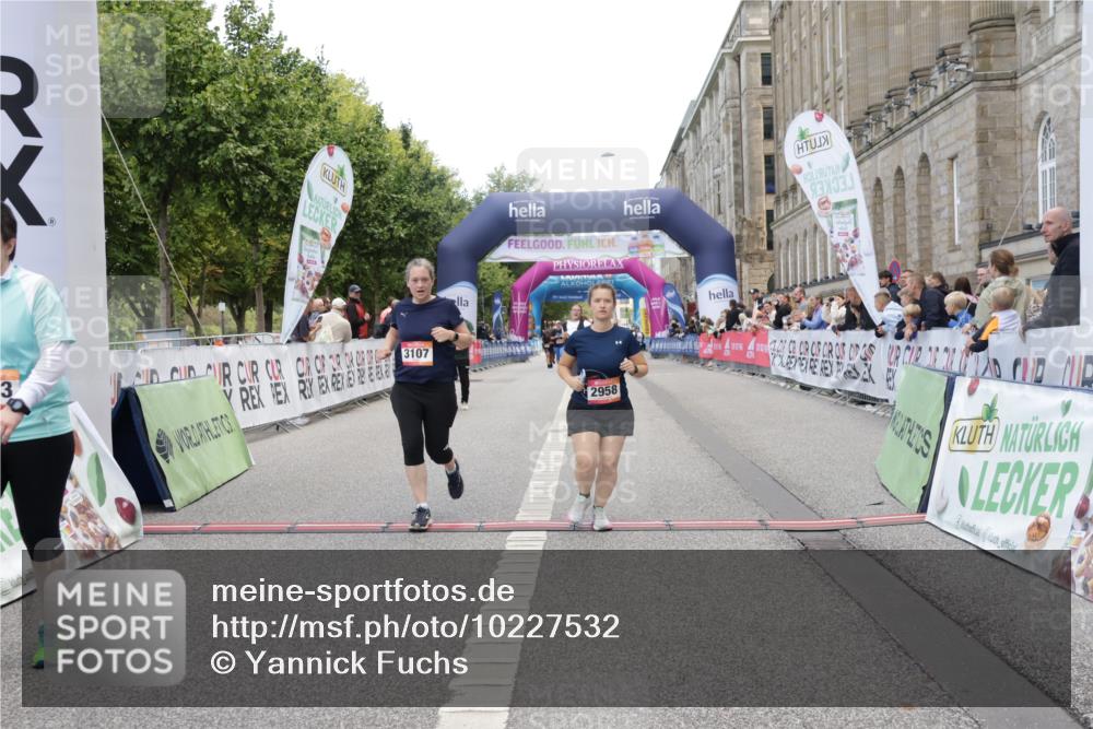 06.09.2026 - CURREX Alsterlauf Yannick Fuchs http://msf.ph/oto/10227532 06.09.2026 10:27:28 Ziel 3043 meine-sportfotos.de