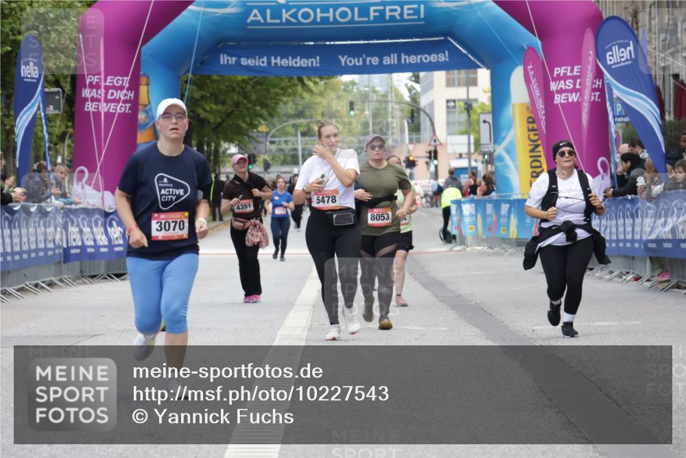 06.09.2026 - CURREX Alsterlauf Yannick Fuchs http://msf.ph/oto/10227543 06.09.2026 10:27:35 Ziel 3070, 4307 meine-sportfotos.de